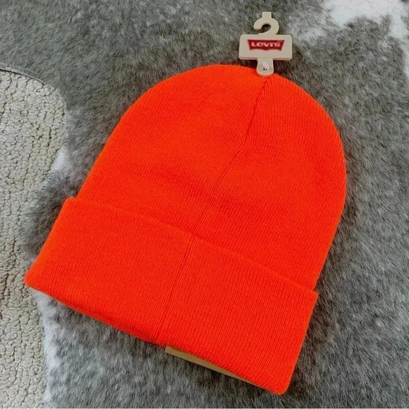 NWT Levi’s All Season Leather Logo Patch Beanie - Picture 7 of 11